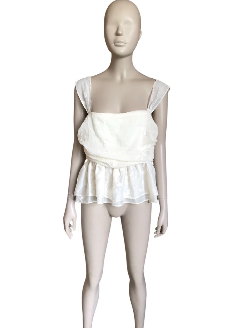 En Saison White Flower Detail Tank Top